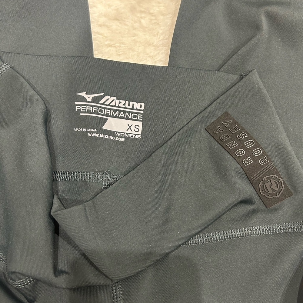 Mizuno X Ronda Rousey 7/8 Black Leggings NWOT - Picture 4 of 7